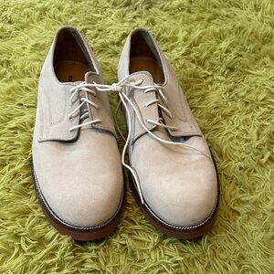 Bostonian Cream Lace-Up Oxfords